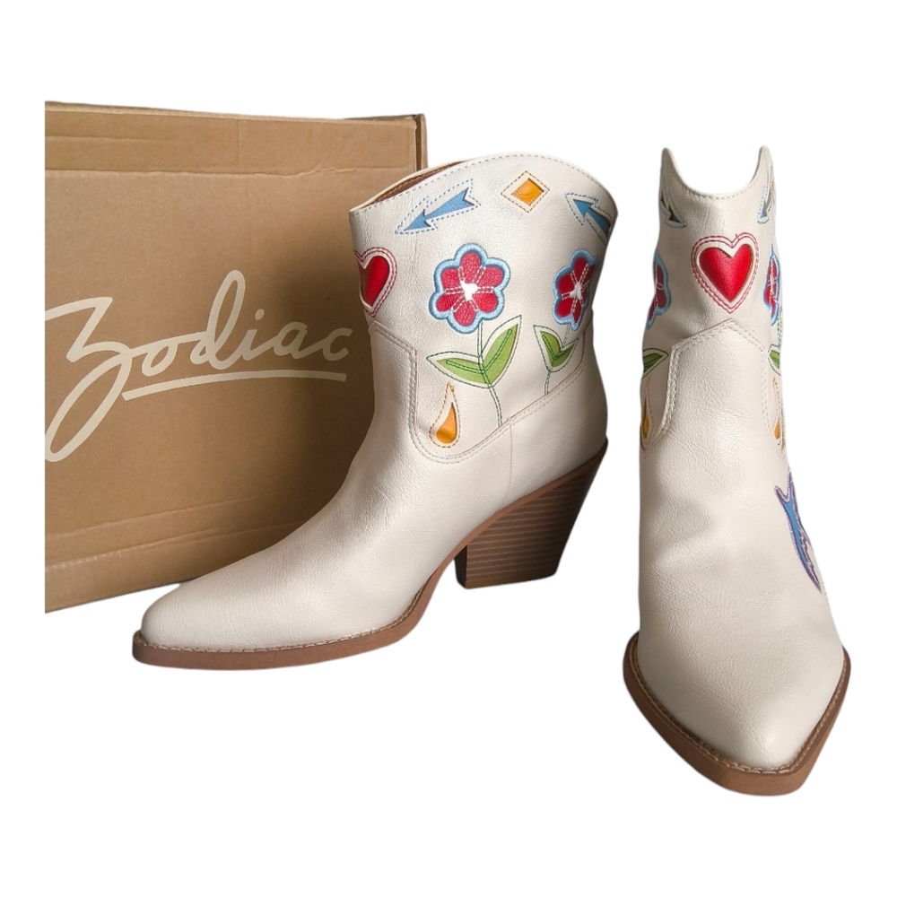 Zodiac Roslyn Flower Ivory Embroidered Cut Out Western Style Ankle Boots